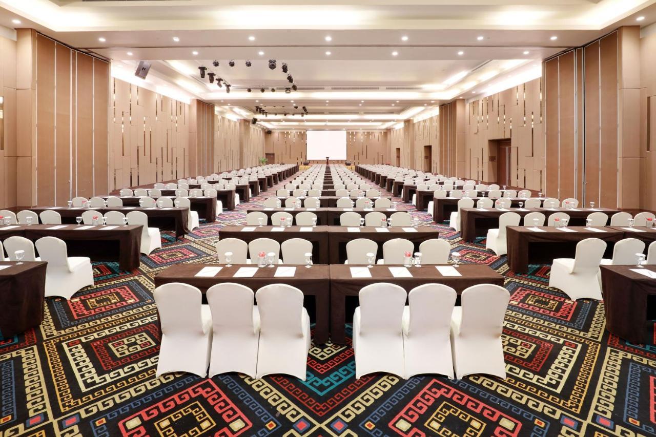 Aston Kupang Hotel & Convention Center Eksteriør bilde