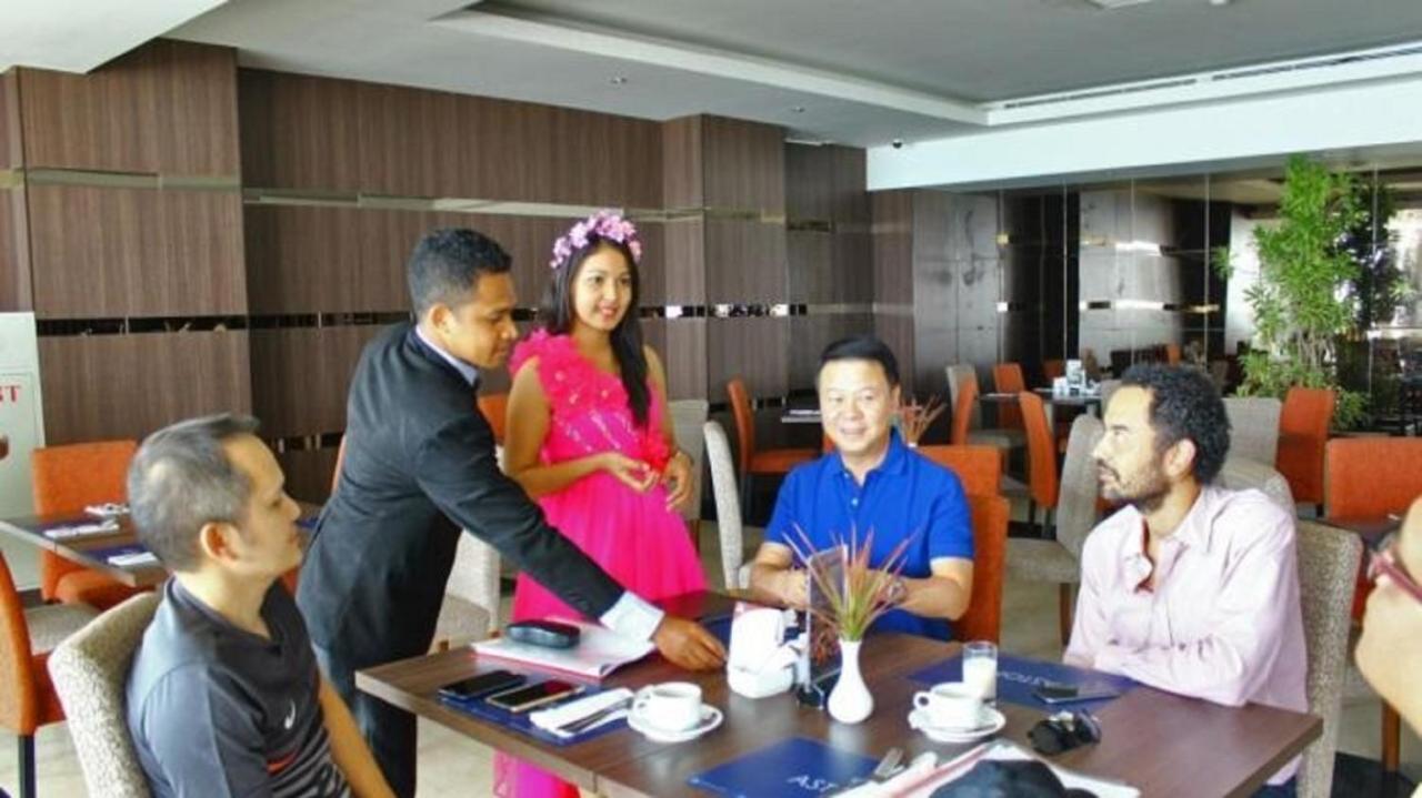 Aston Kupang Hotel & Convention Center Eksteriør bilde