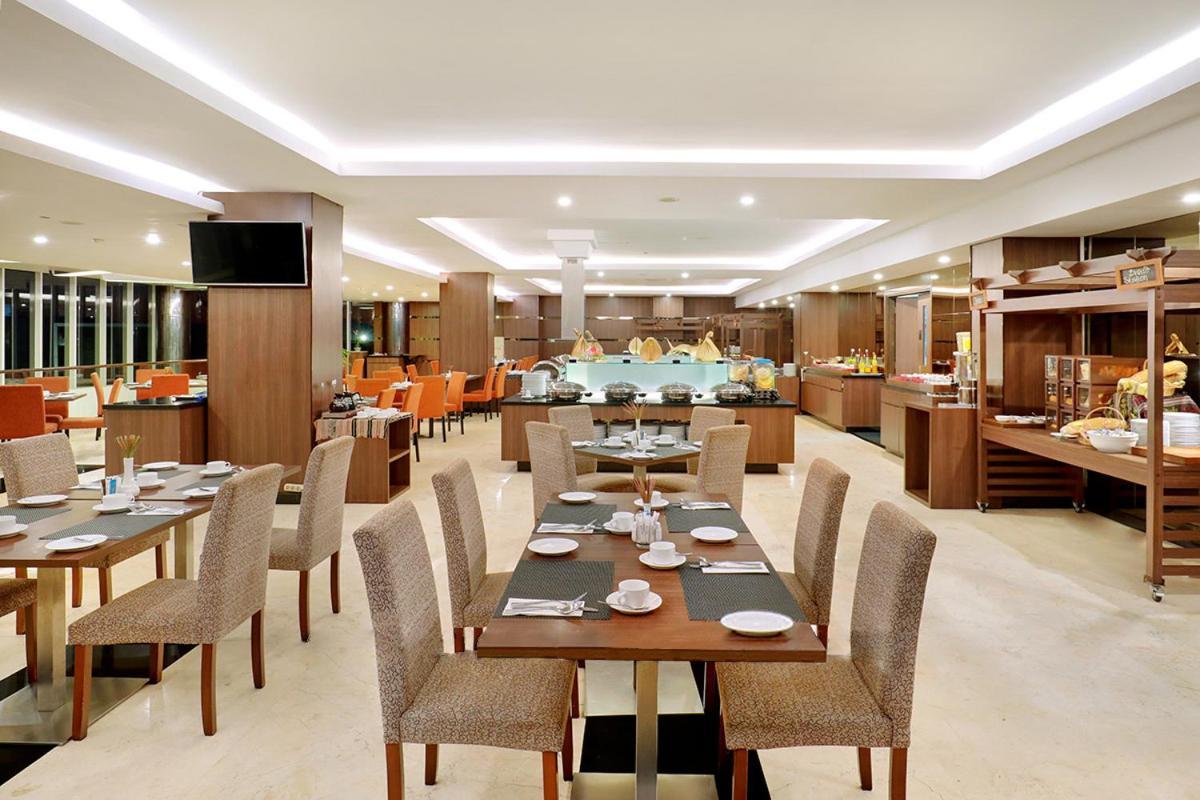 Aston Kupang Hotel & Convention Center Eksteriør bilde
