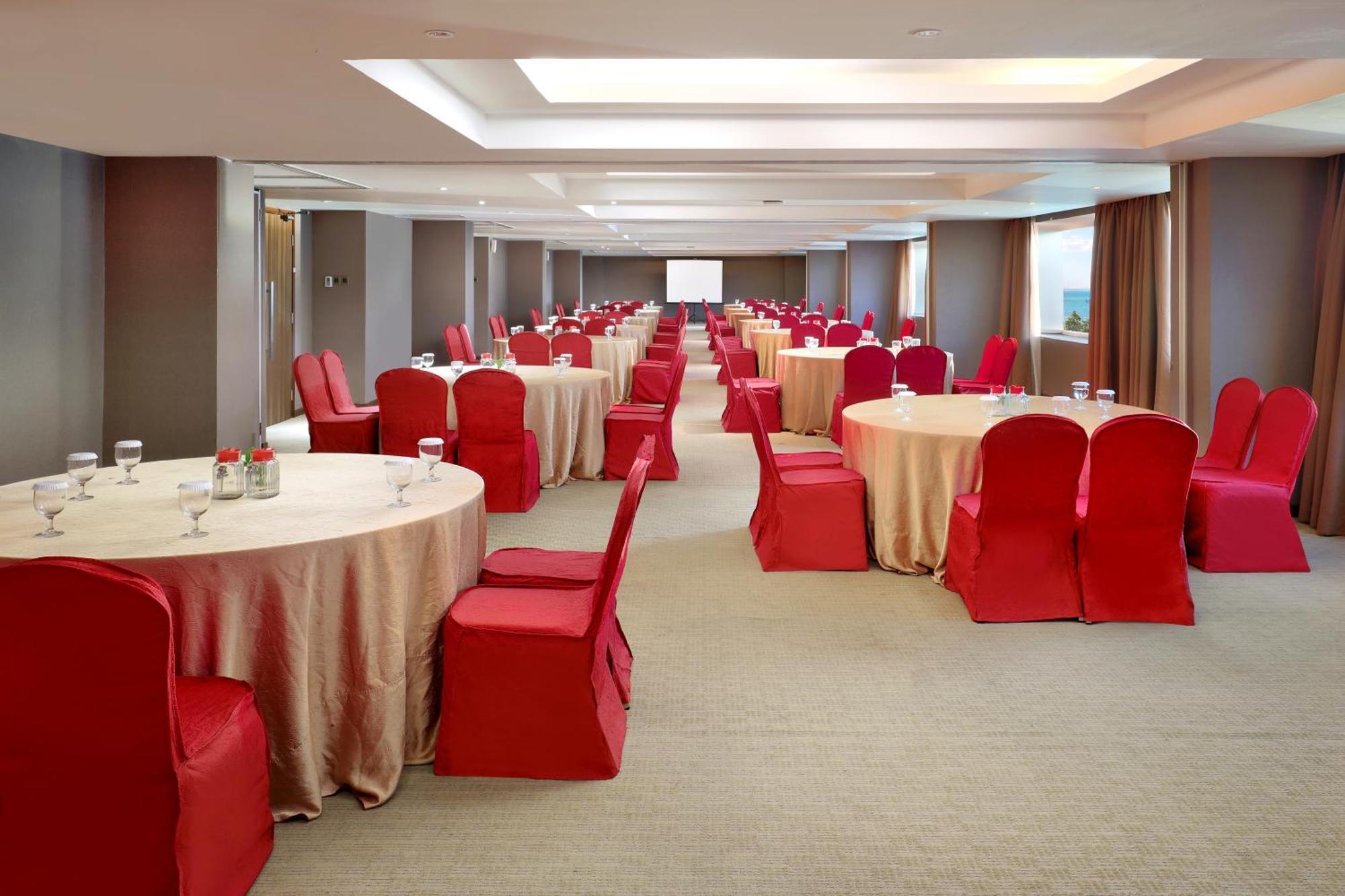 Aston Kupang Hotel & Convention Center Eksteriør bilde