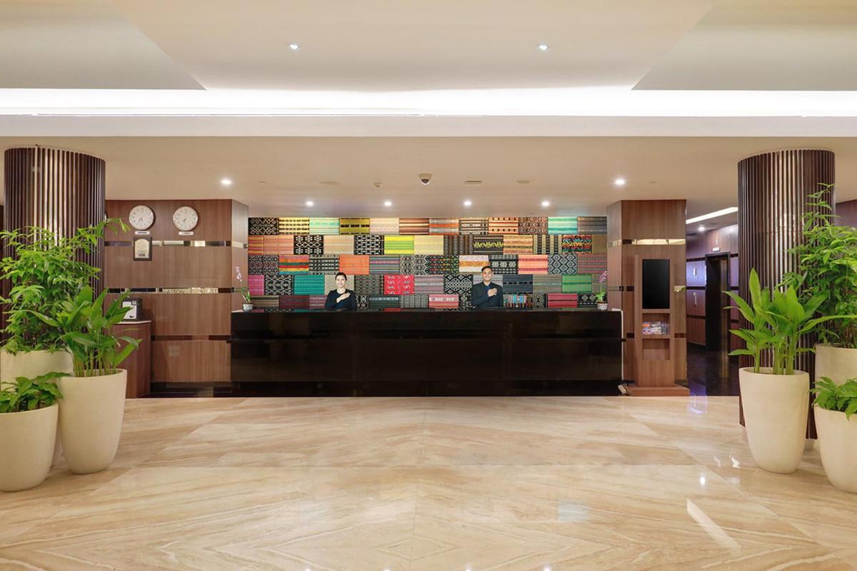 Aston Kupang Hotel & Convention Center Eksteriør bilde