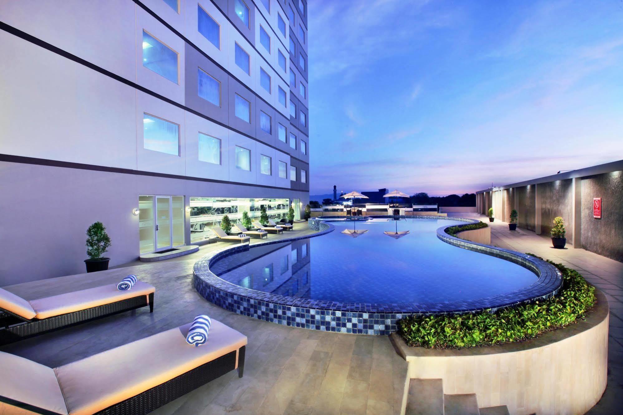 Aston Kupang Hotel & Convention Center Eksteriør bilde