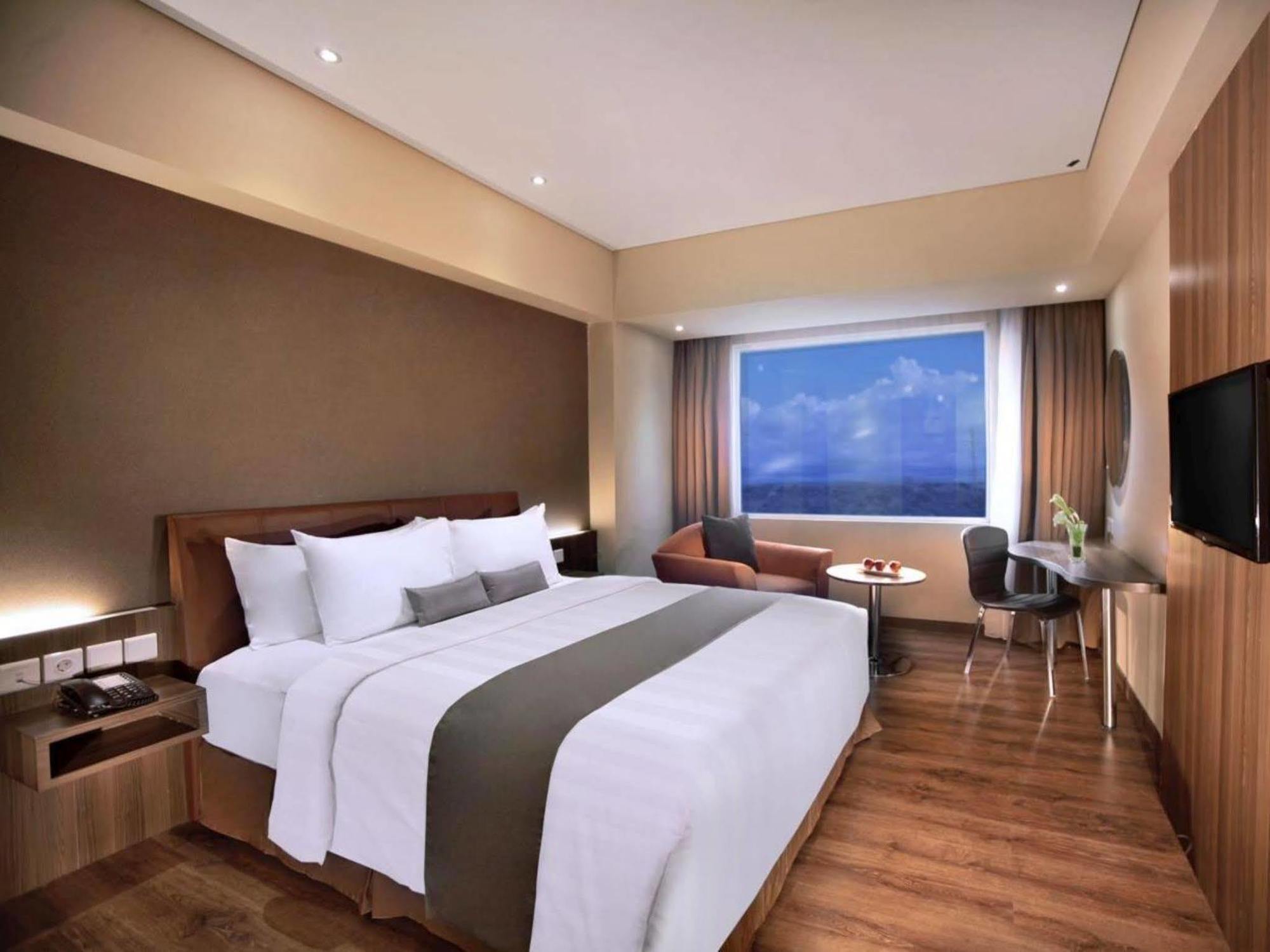 Aston Kupang Hotel & Convention Center Eksteriør bilde